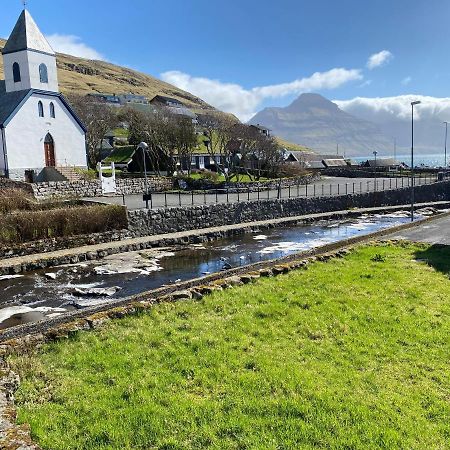 Charming And Authentic Heritage Retreat In Kvivik - Right Next To The River Luaran gambar