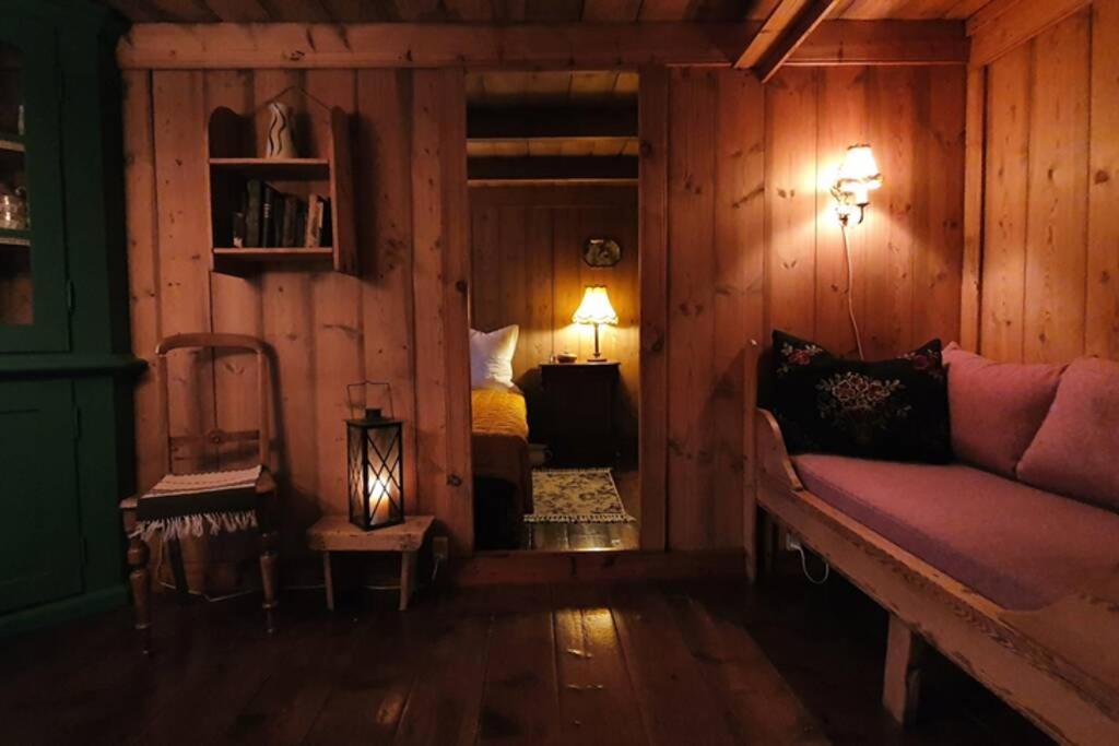 Charming And Authentic Heritage Retreat In Kvivik - Right Next To The River Luaran gambar